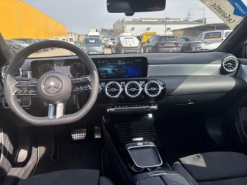 Mercedes Klasa A W177/V177 2025 Mercedes-Benz A 250 Hybryda / AMG Line/ Panorama/, zdjęcie 16