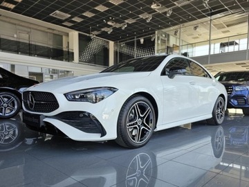 Mercedes CLA C118/X118 Coupe Facelifting 1.3 200 163KM 2025 MERCEDES-BENZ CLA 200 AMG Line Sedan 1.3 (163KM) 2025, zdjęcie 1