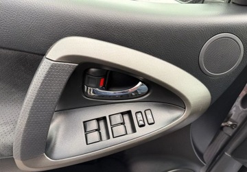 Toyota RAV4 III MPV Facelifting 2.0 Valvematic 158KM 2011 Toyota RAV4 Automat, 4x4, salon Polska, serwis ASO do konca 2.0 Benzyna, zdjęcie 11