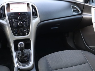 Opel Astra J Hatchback 5d 1.7 CDTI ECOTEC 110KM 2012 Opel Astra 1.7 CDTI, Salon Polska, Serwis ASO, zdjęcie 7