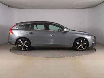 Volvo V60 I Kombi Facelifting 2.0 D2 DRIVE-E 120KM 2017 Volvo V60 D2 2.0, Serwis ASO, Skóra, Navi, Klima, zdjęcie 5