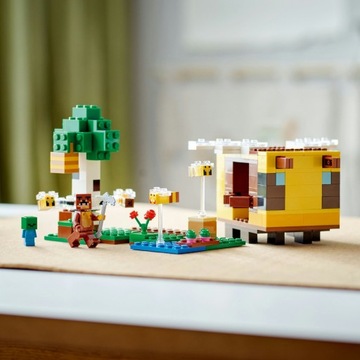 LEGO Minecraft 21241 Пчелиный улей в подарок 254 шт.