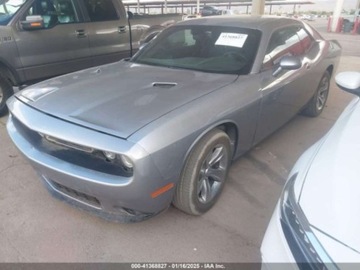 Dodge Challenger III 2015 Dodge Challenger 2015 Dodge Challenger SXT 3.6 Benzyna 305KM, zdjęcie 7