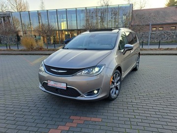 Chrysler Pacifica II 3.6 V6 291KM 2017 Chrysler Pacifica Limited 3.6 V6 291KM 2017r. Pano, zdjęcie 1