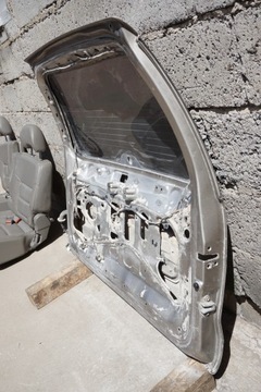 TOYOTA LAND CRUISER 120 VÍKO KUFRU KUFRU ZADNÍ Z SKLO (OKNO) 2003R BEZ KOLA