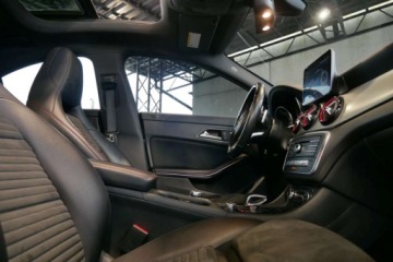 Mercedes CLA C117 Coupe Facelifting AMG 2.0 45 AMG 381KM 2017 Mercedes-Benz CLA 45AMG 380KM 4MATIC Panorama Alcantara Pamieci Cam Dynami, zdjęcie 26