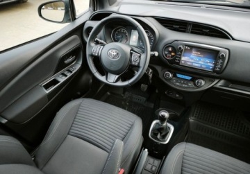 Toyota Yaris III Hatchback 5d Facelifting 2017 1.5 Dual VVT-iE 111KM 2018 Toyota Yaris Selection, Tempomat, Kamera cofania, 2 strefowa klimatyzacja,, zdjęcie 14