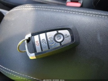 Ford Kuga III 2022 Ford Kuga 2022 r., 2,0L TITANIUM 2.0 Benzyna 250KM, zdjęcie 12