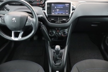 Peugeot 208 I Hatchback 5d Facelifting 1.2 PureTech 82KM 2018 Peugeot 208 1.2 PureTech, Klima, Tempomat, zdjęcie 11