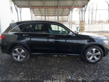 Mercedes GLC C254/X254 2022 Mercedes-Benz GLC 4Matic 2022 2.0 Benzyna 255KM, zdjęcie 1