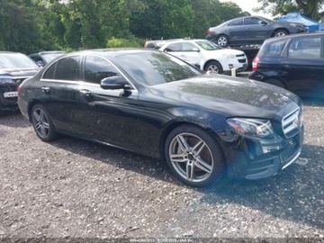 Mercedes Klasa E W213 2019 Mercedes-Benz Klasa E 2019 MERCEDES-BENZ E 300 4MATIC 2.0 Benzyna 241KM, zdjęcie 7