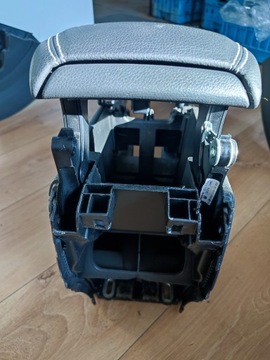 Подлокотник центрального тоннеля W117 CLA Mercedes