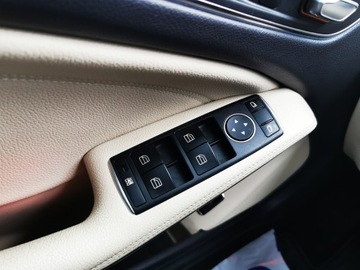 Mercedes GLA I Off-Roader Facelifting 2.0 250 211KM 2018 MERCEDES GLA 250 / 2.0 Benzyna / 211 KM / Automatyczna skrzynia biegów, zdjęcie 9