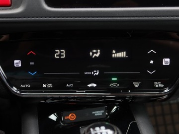 Honda HR-V II SUV 1.5 i-VTEC 130KM 2015 Honda HR-V 1.5 i-VTEC, Salon Polska, Serwis ASO, zdjęcie 12