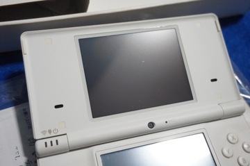 NINTENDO DSi TWL-001 БЕЛЫЙ Заводская комплектация