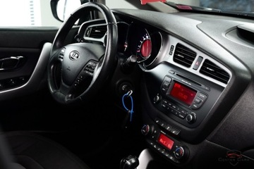Kia Ceed II Kombi 1.6 GDI 135KM 2014 Kia Ceed 1.6 GDI Led Climatronic Podgrz.Fot.Kier.Drive Mode Temp.PDC Gwara, zdjęcie 24