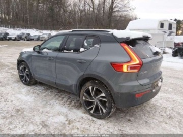 Volvo XC40 2021 Volvo XC 40 T5 R-Design 2021 2.0 Benzyna 248KM, zdjęcie 3