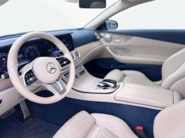 Mercedes Klasa E W213 Coupe Facelifting 2.0 E220d 194KM 2020 Mercedes-Benz Klasa E E 220 d 4MATIC Coupe AMG Panorama Burmester Wide, zdjęcie 11