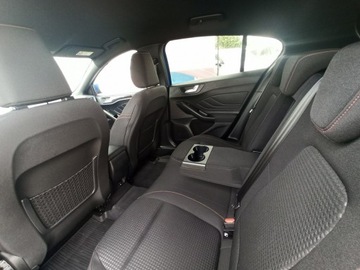 Ford Focus IV Hatchback Facelifting 1.0 EcoBoost 125KM 2022 Ford Focus miękka HYBRYDA, na gwarancji, ST-line,, zdjęcie 7