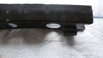 VW ПРАВЫЙ ПЕРЕДНИЙ СТРИНГЕР 7E0803318A