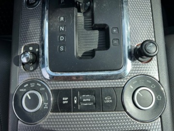 Volkswagen Touareg I 3.0 TDI 225KM 2006 Volkswagen Touareg V6 4X4 AUTOMAT SKORY PARKTRONIC NAWIGACJA SOLARDACH EL., zdjęcie 17