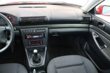 Audi A4 B5 Sedan 1.6 i 101KM 1997 Audi A4 1.6, Klima, Klimatronic,ALU, zdjęcie 7