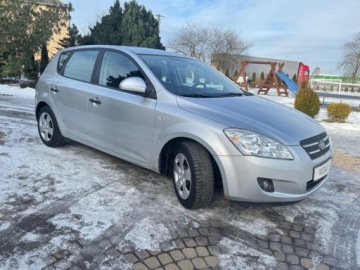 Kia Ceed I Hatchback 5d Facelifting 1.6 DOHC CVVT 126KM 2010 Kia Ceed 1.6 Isg 126KM Klima Piekny stan Sprawdz 1.6 Benzyna 126KM, zdjęcie 24