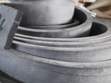 Поролоновый уплотнитель, Пористая резина EPDM 50х10мм -1м