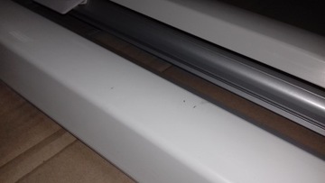 Кремовая рулонная штора DOMETIC DB1R с москитной сеткой 1580x630