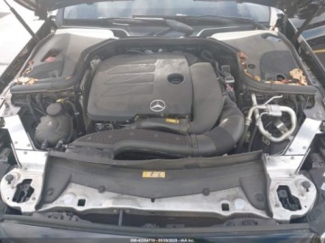 Mercedes Klasa E W213 2022 Mercedes-Benz Klasa E 350 2022 2.0l 2.0 Benzyna 255KM, zdjęcie 9