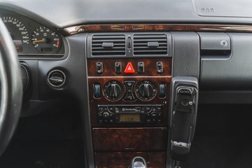 Mercedes Klasa E W210 Sedan 2.8 204KM 2001 MERCEDES-BENZ W210 E280 ELEGANCE | 2001 | 2.8 Benzyna | 83 000 km, zdjęcie 11