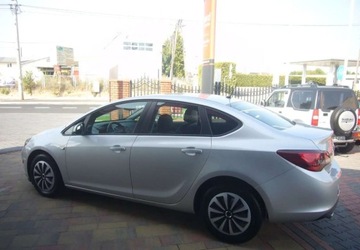 Opel Astra J Sedan 1.4 Turbo ECOTEC 140KM 2017 Opel Astra Opel Astra IV 1.4 T Business 1.4 BenzynaLPG 140KM, zdjęcie 9