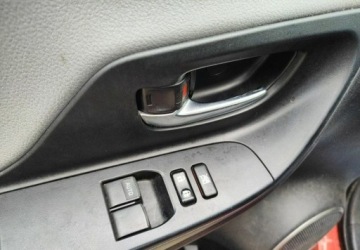 Toyota Yaris III Hatchback 5d Facelifting 1.0 VVT-i 69KM 2015 Toyota Yaris Lift Tylko 50.000km Bogata wersja KameraZarejestrowana, zdjęcie 13