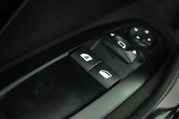 Peugeot 208 I Hatchback 3d 1.2 e-VTi 82KM 2014 Peugeot 208 1.2 PureTech, Salon Polska, zdjęcie 15