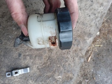 GSXR SRAD 600 750 бачок тормозной жидкости