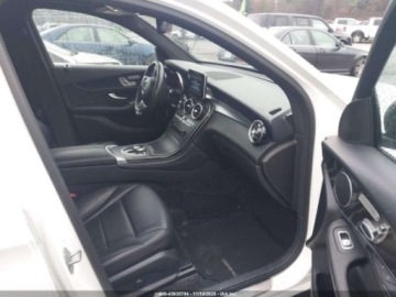 Mercedes GLC C253 2018 Mercedes-Benz GLC 2018 r., 2,0L GLC 300 4MATIC 2.0 Benzyna 241KM, zdjęcie 8