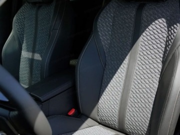 Peugeot 408 II Fastback 1.2 PureTech 145KM 2026 Od ręki - Business S&amp;S e-DCS6 1.2 PureTech mHEV 145KM, zdjęcie 3