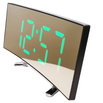 Электронный будильник с большими цифрами.