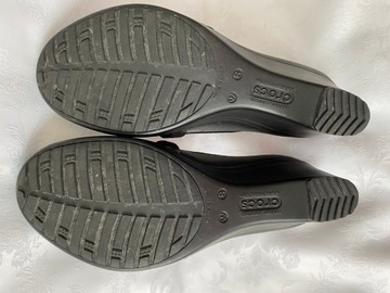 CROCS czarne baleriny na koturnie W8 r. EUR 38,5