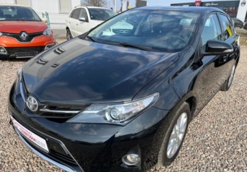 Toyota Auris I Hatchback 3d Facelifting 1.6 Valvematic 132KM 2013 Toyota Auris nawigacja, kamera cofania 1.6 Benzyna 132KM, zdjęcie 12