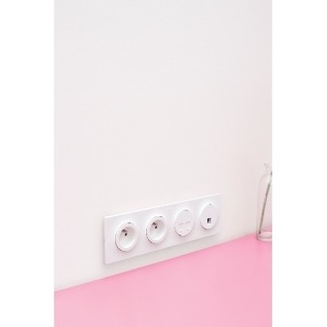 SCHNEIDER ODACE ОДИНАРНАЯ РОЗЕТКА С УЗ. S52D059