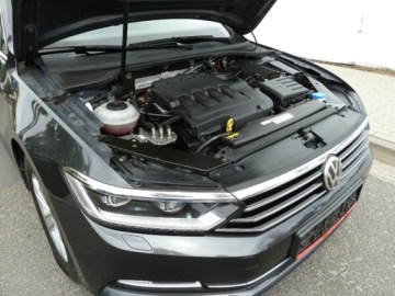 Volkswagen Passat B8 Variant 2.0 TDI BlueMotion SCR 150KM 2018 Volkswagen Passat NAWIGACJA PLHIGHLINE DSG-7PANORAMAASYSTENT PARKOWANIASKO, zdjęcie 28