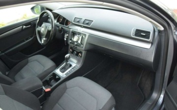 Volkswagen Passat B7 Variant 2.0 TDI CR DPF BlueMotion 140KM 2011 Volkswagen Passat 2.0 TDI Navi PDC Automat Tempomat Klimatronik Serwisowany, zdjęcie 36