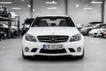 Mercedes Klasa C W204 Limuzyna AMG 63 AMG 457KM 2009 Mercedes C 63 AMG Stan Idealny. Bezwypadkowy. ASO., zdjęcie 3