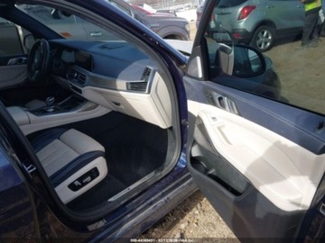 BMW X7 2020 BMW X7 M50i 2020 4.4 Benzyna 523KM, zdjęcie 9