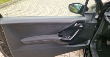 Peugeot 208 I Hatchback 3d 1.6 e-HDI 92KM 2014 Peugeot 208 Peugeot 208 1.6 e-HDi Allure STT 1.6 Diesel 92KM, zdjęcie 9