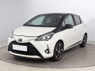 Toyota Yaris III Hatchback 5d Facelifting 2017 1.5 Dual VVT-iE 111KM 2019 Toyota Yaris 1.5 Dual VVT-i, Salon Polska, Klima, zdjęcie 1