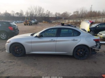 Alfa Romeo Giulia II Sedan Facelifting 2.0 Turbo 280KM 2020 Alfa Romeo Giulia Sport 2020 2.0 Benzyna 280KM, zdjęcie 2