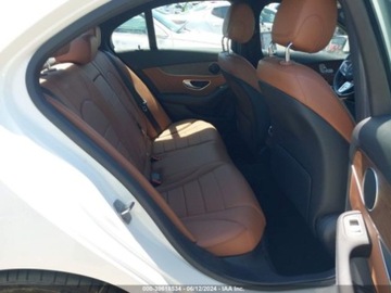 Mercedes Klasa C W205 2020 Mercedes-Benz Klasa C 2020 Mercedes-Benz C-Class C 300 Sedan 2.0 Benzyna, zdjęcie 7