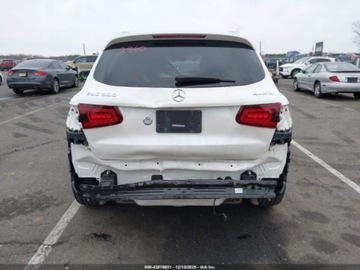 Mercedes GLC C253 2021 Mercedes-Benz GLC 300 4Matic 2021 2.0 Benzyna 255KM, zdjęcie 4